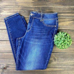 Maurices Skinny Jeans Sz. Large Short (12-14)